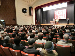 “東京を変えよう”と1200人がつめかけた2・17総決起集会